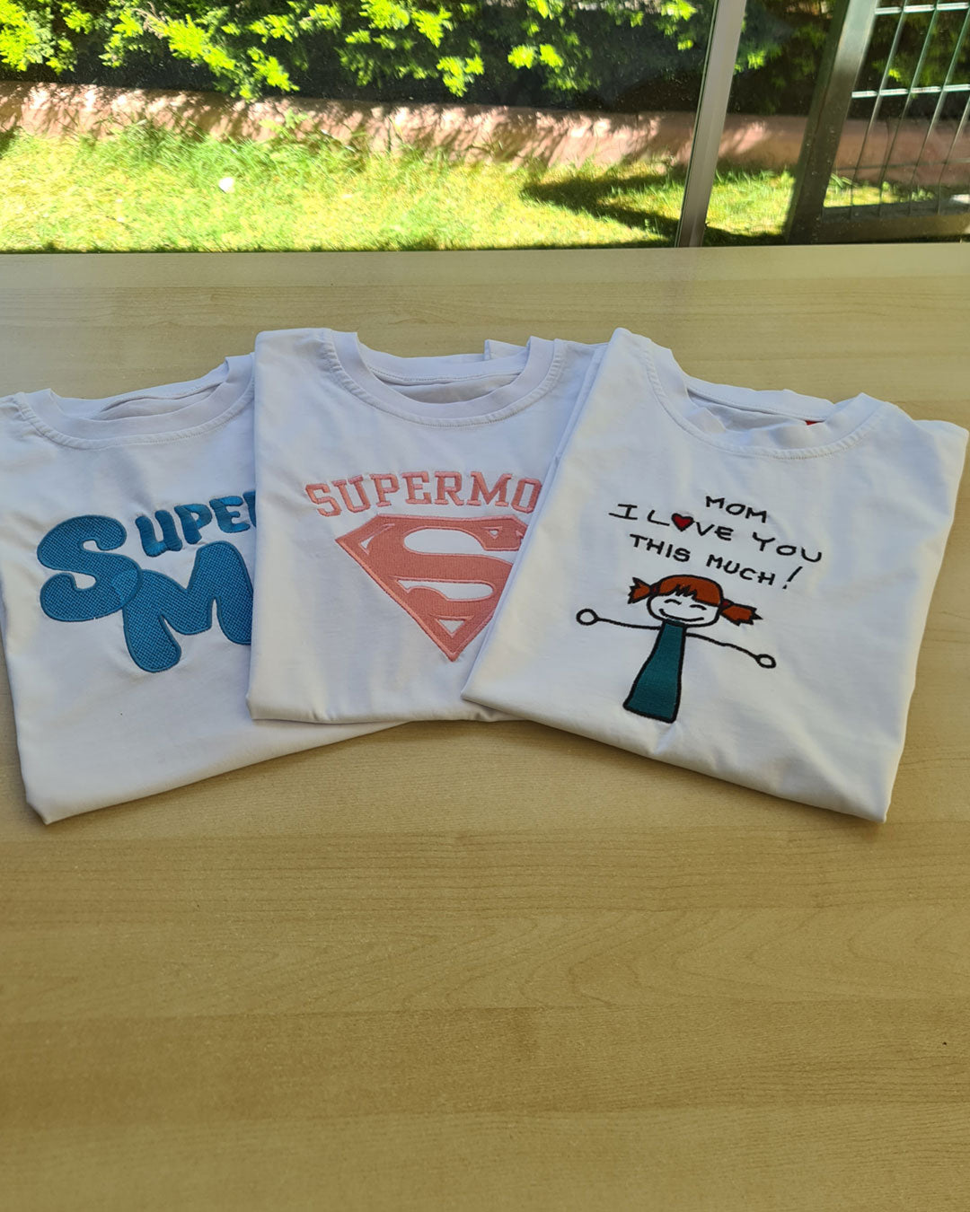 Kişiye Özel Fotoğraf Nakışlı Tişört Supermom